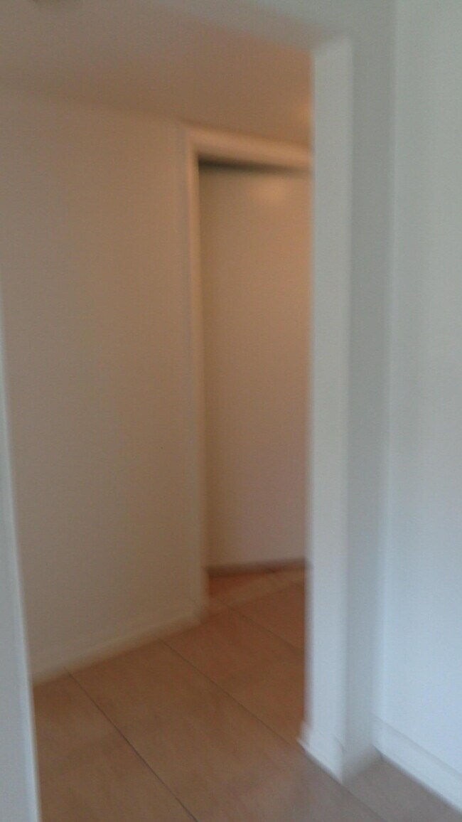 Building Photo - 5883 La Paseos Dr