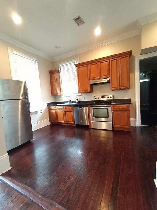 Building Photo - 121 N St Patrick St