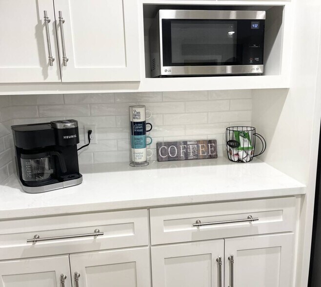 Building Photo - 1802 Carter Creek Pkwy