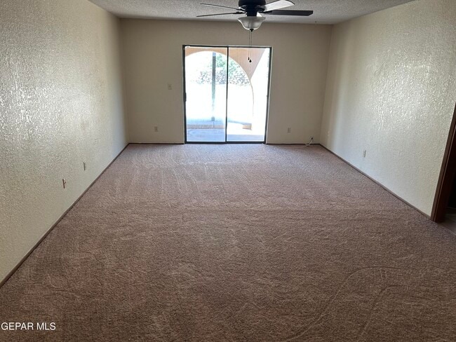 Building Photo - 419 El Camino Dr