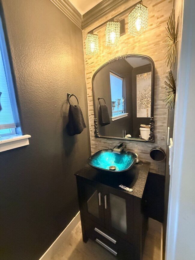 Building Photo - Like-New 4BR Home with EV Charging & Designer Upgrades