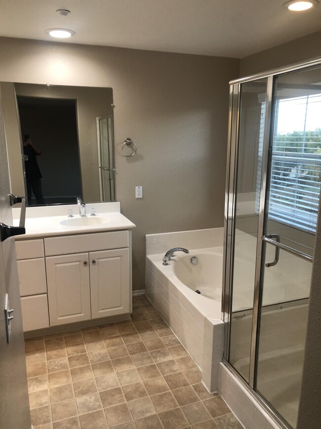 Building Photo - 33800 Willow Haven Ln