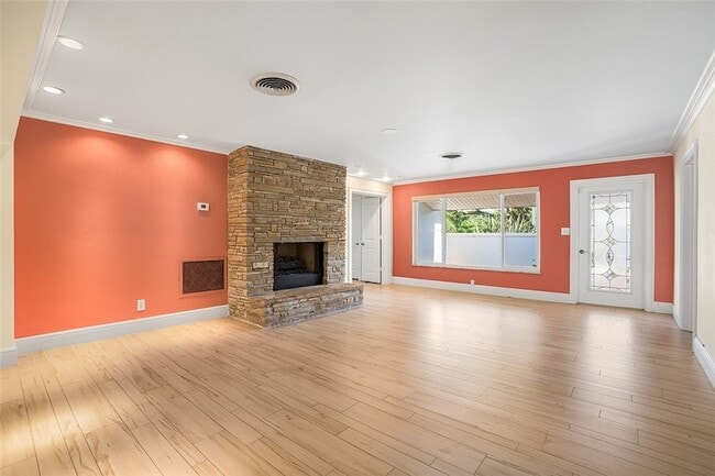 Building Photo - 500 Gardenia Ln