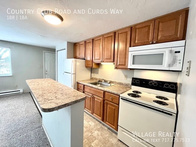 Building Photo - 681 Country Club Rd