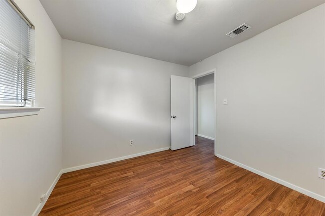 Building Photo - 9600 Gambels Quail Dr
