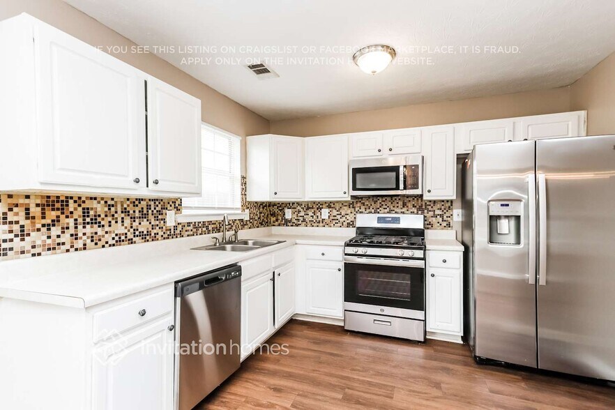 Building Photo - 85 Hazelhurst Dr