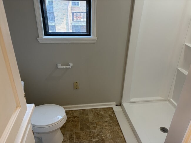 Building Photo - 1422 Humes Ave NE
