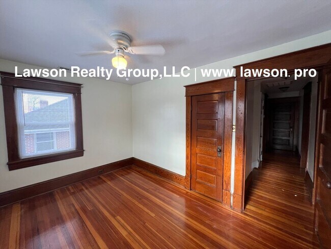 Building Photo - Heart of Grandin Court- Location, Location, Location!