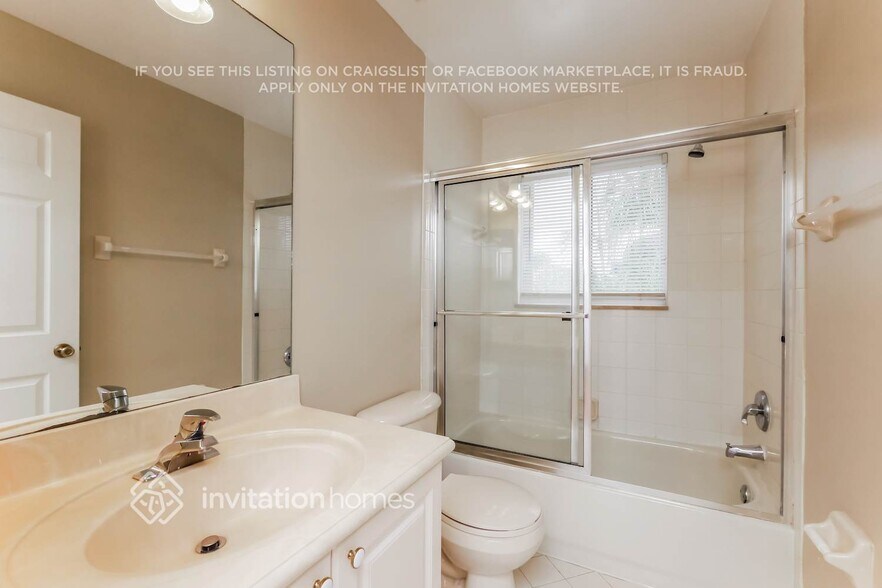 Building Photo - 3774 Woodfield Dr