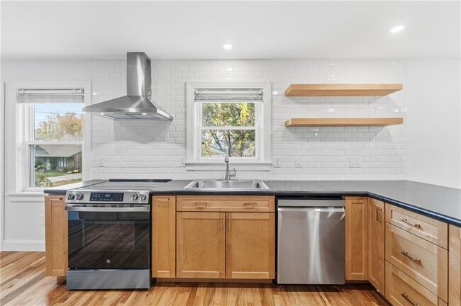 Building Photo - 259 High Service Ave