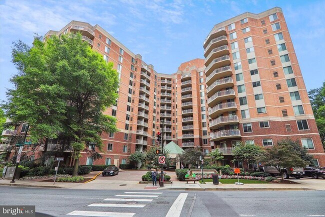 Building Photo - 7500 Woodmont Ave
