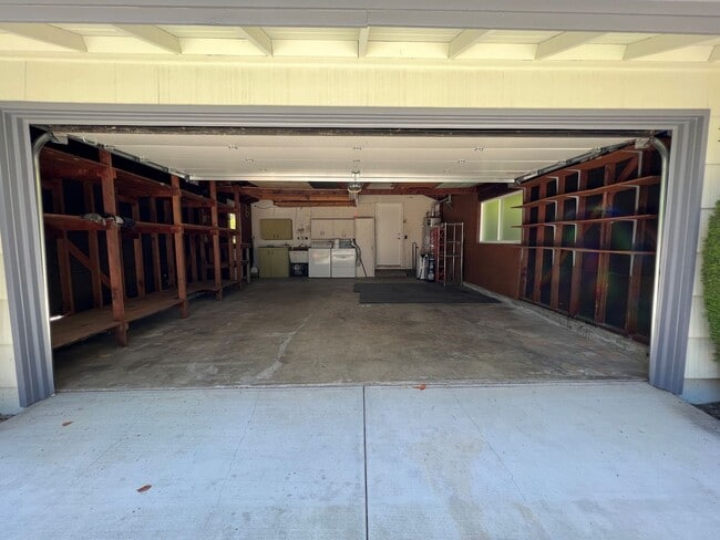 Building Photo - Renovated Sunnyvale House with Swimming Po...