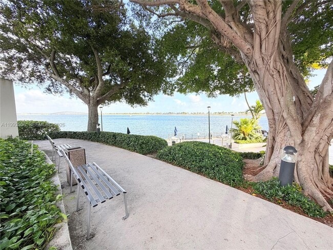 Building Photo - 2333 Brickell Ave