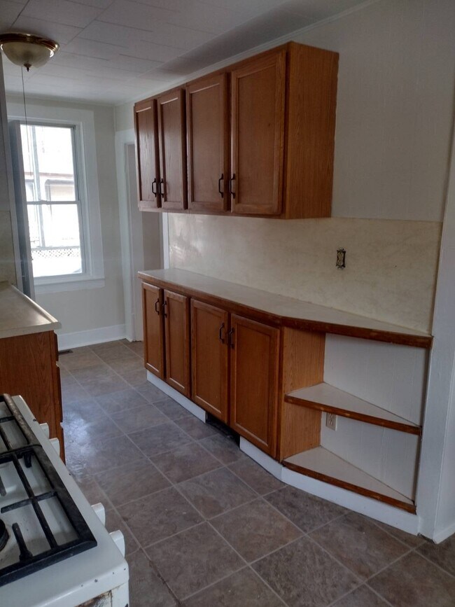 Building Photo - 249 S Peterboro St