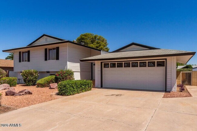 Building Photo - 1628 E Hermosa Dr