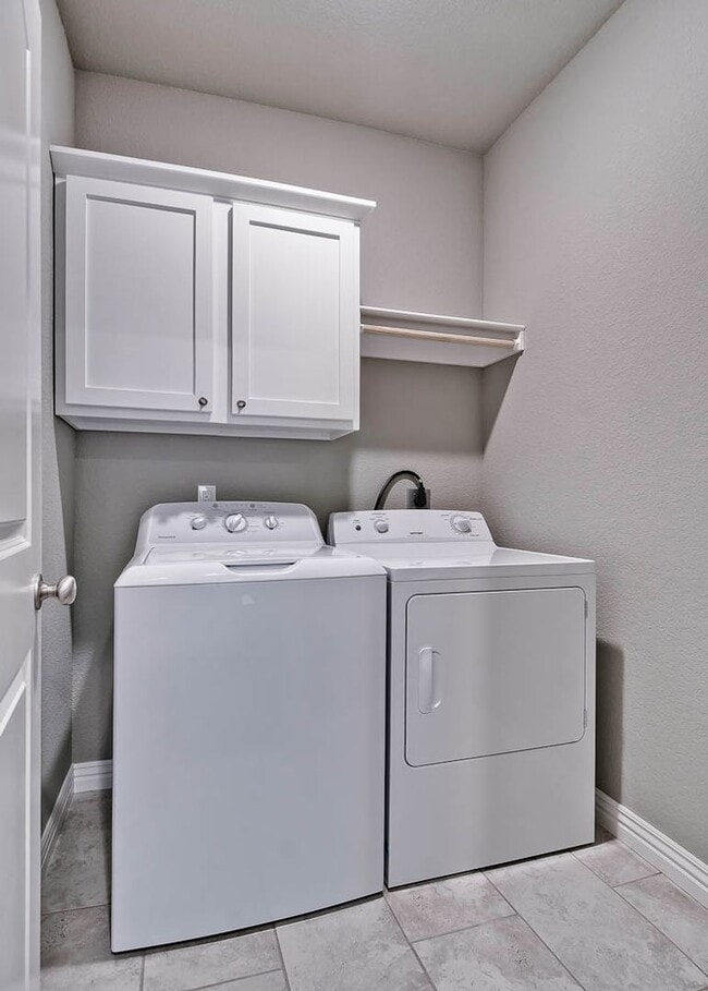 Building Photo - 3 Bed 2 1/2 Bath House For Lease - Lowell, AR