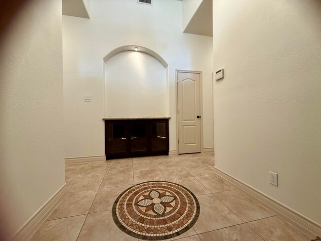 Building Photo - 10523 Bear Creek