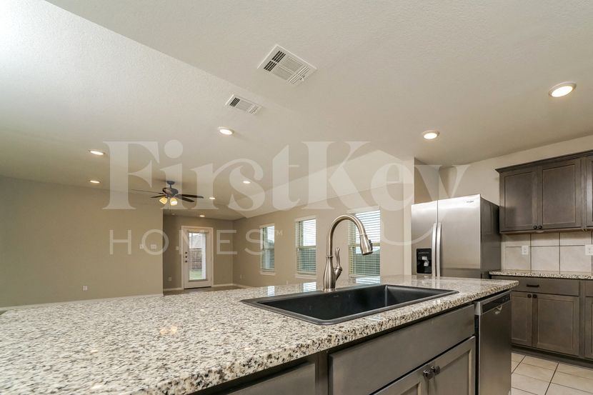 Building Photo - 407 Milo Way