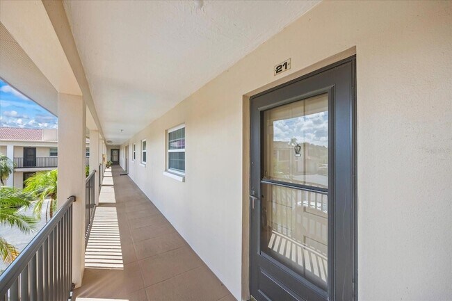 Building Photo - 10280 Imperial Point Dr W