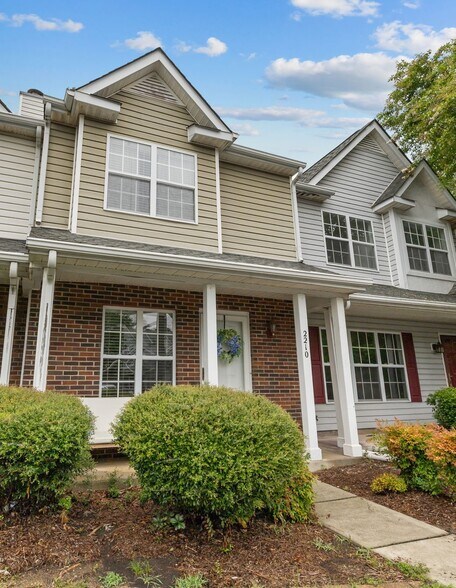 Building Photo - 2210 Cigar Ct