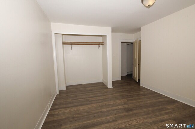 Building Photo - 204 Poquonock Ave