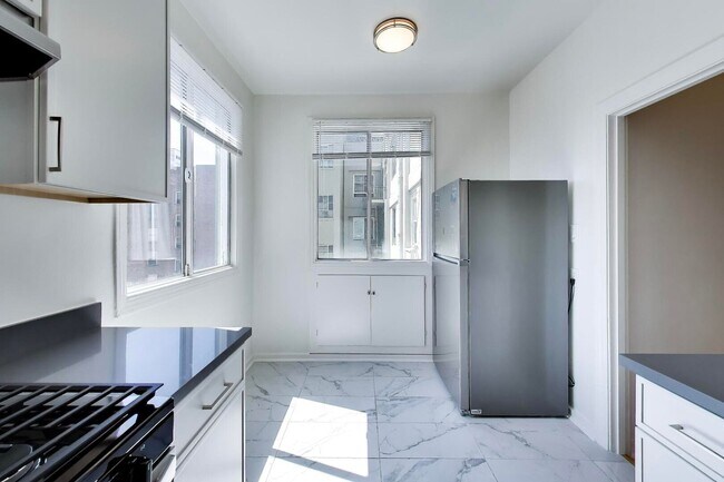 Building Photo - 565 Geary St