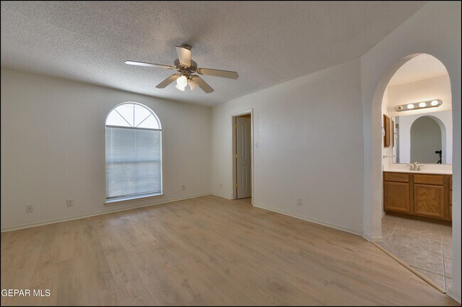 Building Photo - 253 Summerbrooke Ct