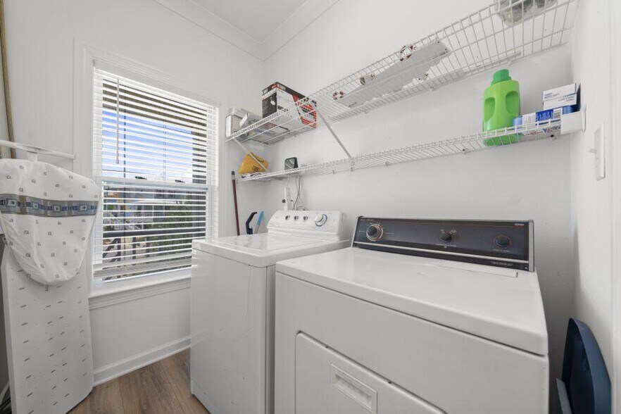 Building Photo - 120 Gulf Ct