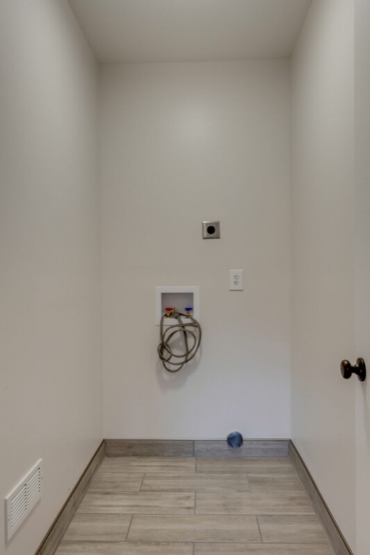 Building Photo - 5413 Country Dr