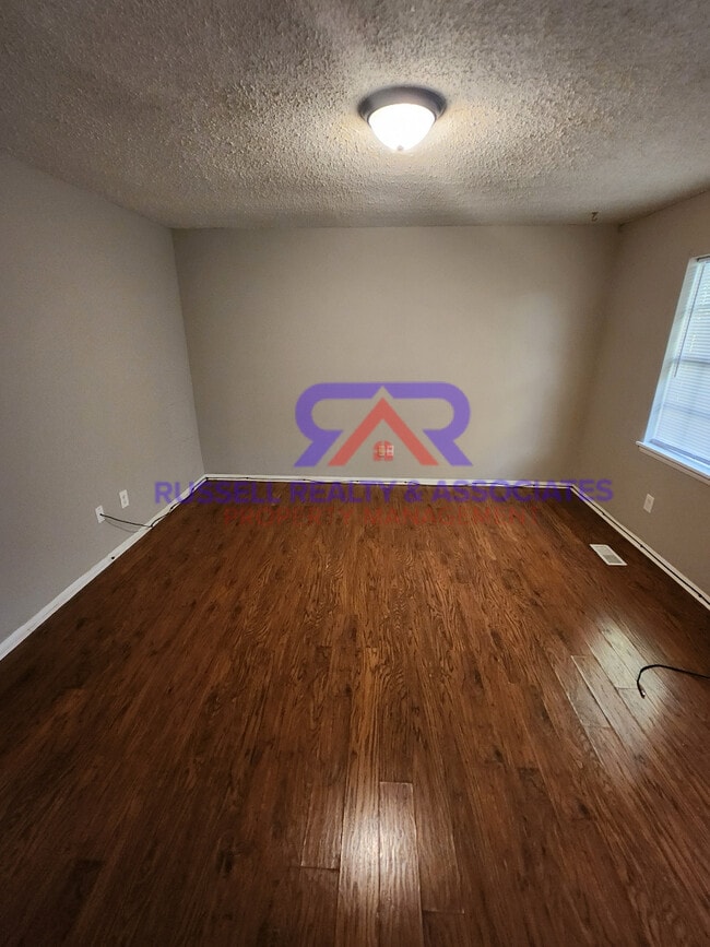 Building Photo - 1931 Springlake Ct