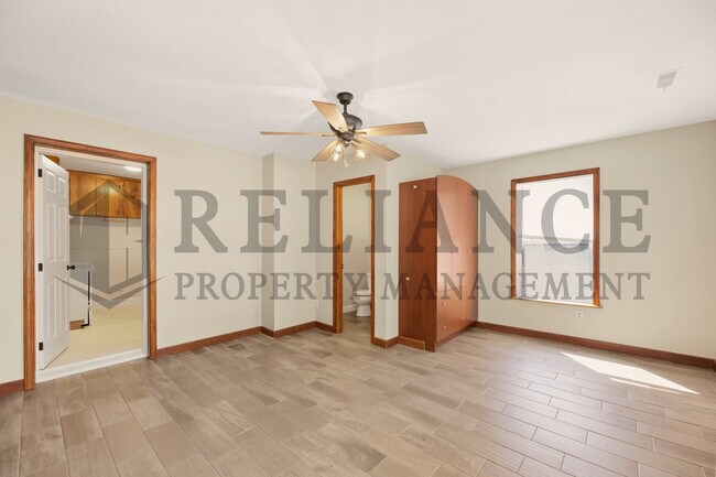 Building Photo - 737 S Lorraine Ave