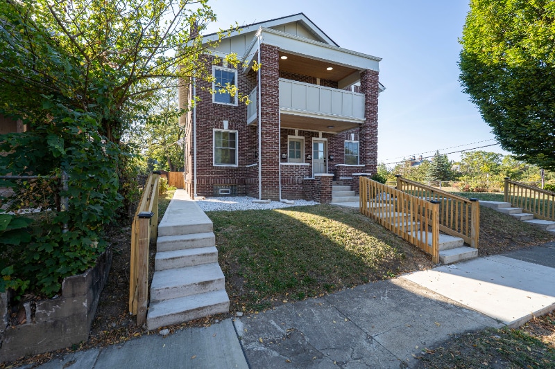 Building Photo - 605-607-607 S Champion Ave