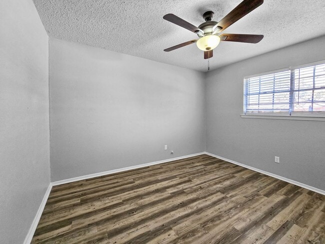 Building Photo - Charming 3-Bed, 2-Bath Home in Saginaw with Garage