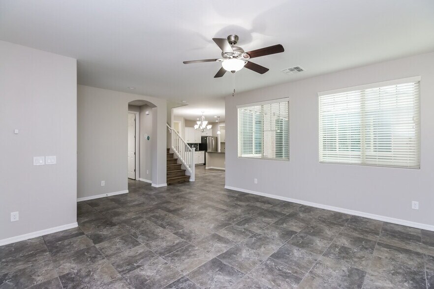 Building Photo - 1035 S Agnes Ln