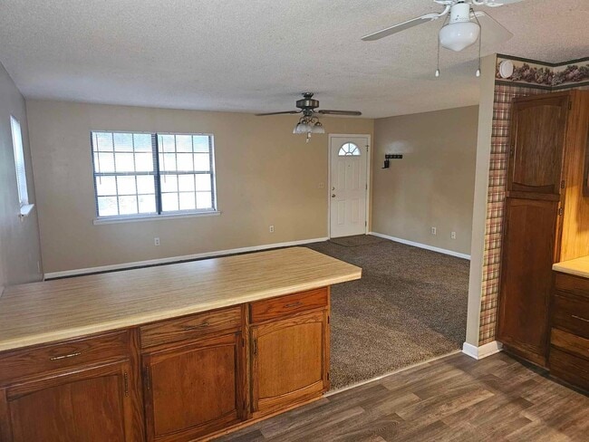 Building Photo - Cute 2 Bedroom 1 Bath Home in Jacksonville