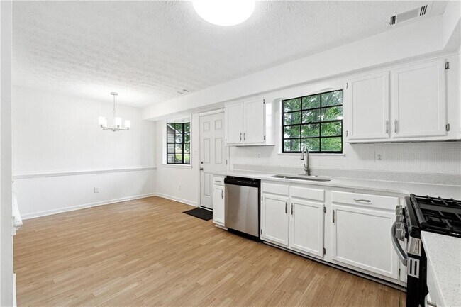 Building Photo - 476 Brookfield Way