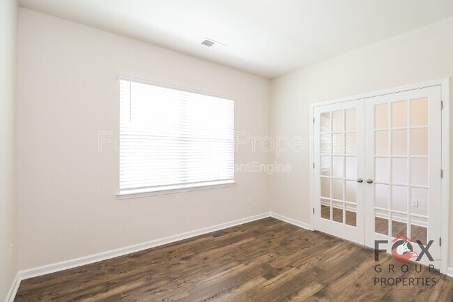 Building Photo - 132 Scotsway Ct