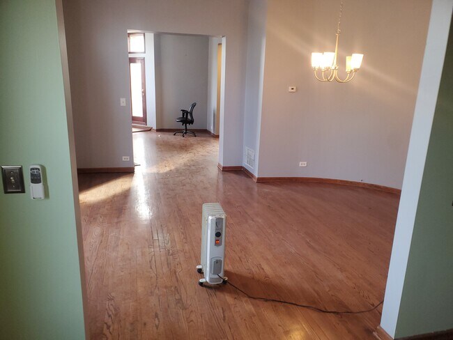 Dining Room & Living Room - 2100 W Washington Blvd