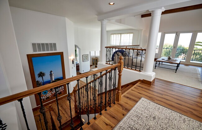 Building Photo - 7080 Via del Mar