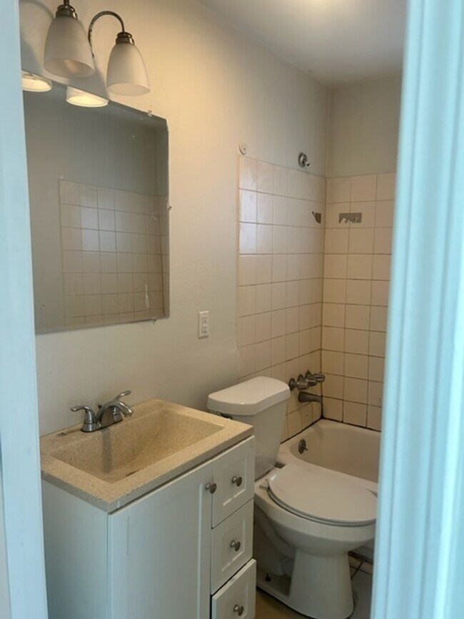 Building Photo - abd7600