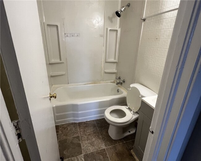 Building Photo - 3012 Cambridge Rd