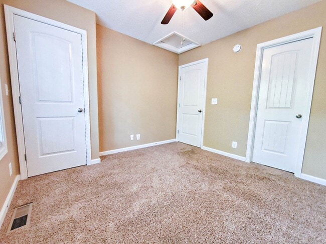 Building Photo - Pet Friendly Two Bedroom!