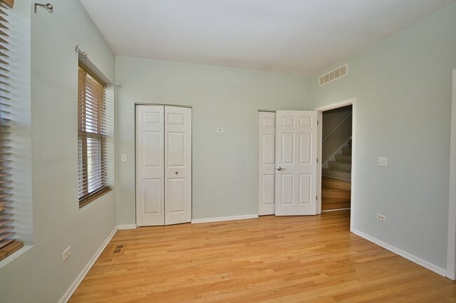 Building Photo - 353 E Eastgate Pl