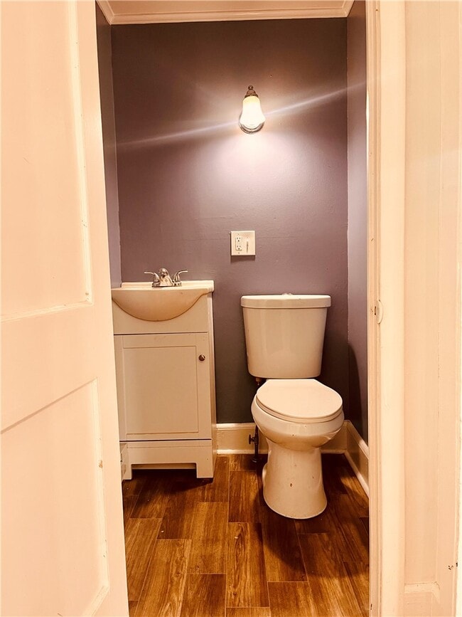 Building Photo - 114 E Main St