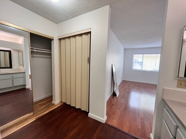 Building Photo - 3 Bedroom, 2.5 bath with Private Patio, Attached Garage and Washer/Dryer