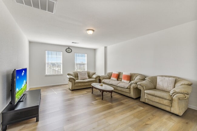 Building Photo - 22222 Opa Gln Dr