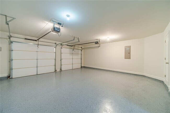 Building Photo - 2557 Staunton Dr