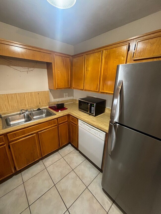 Building Photo - Check Out This Freshly Remodeled 3 BR 2 BA...