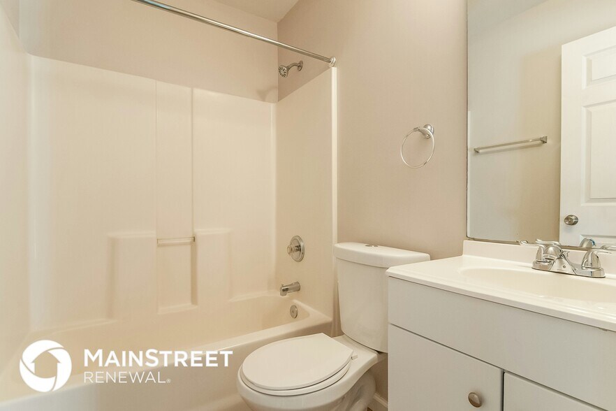 Building Photo - 1201 Garden Village Dr