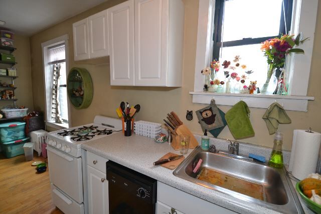 Building Photo - 3835 N Greenview Ave